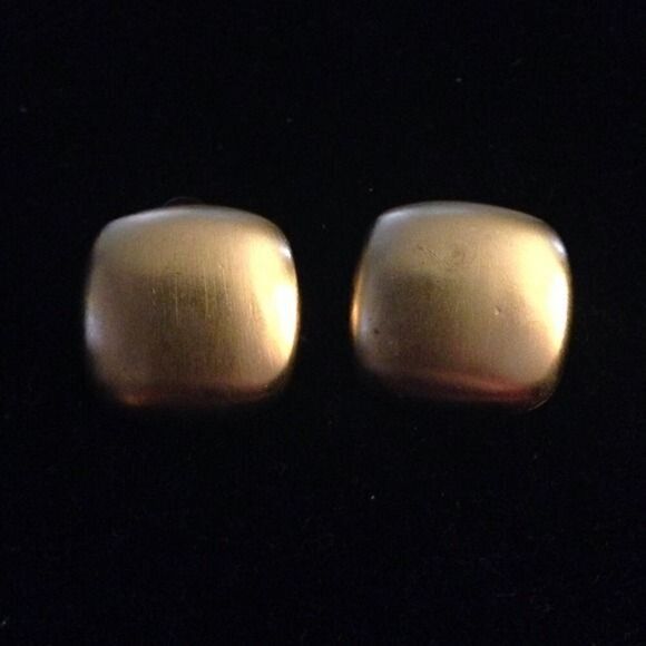 Liz Claiborne Gold Square 3/4" Earrings - Picture 1 of 4